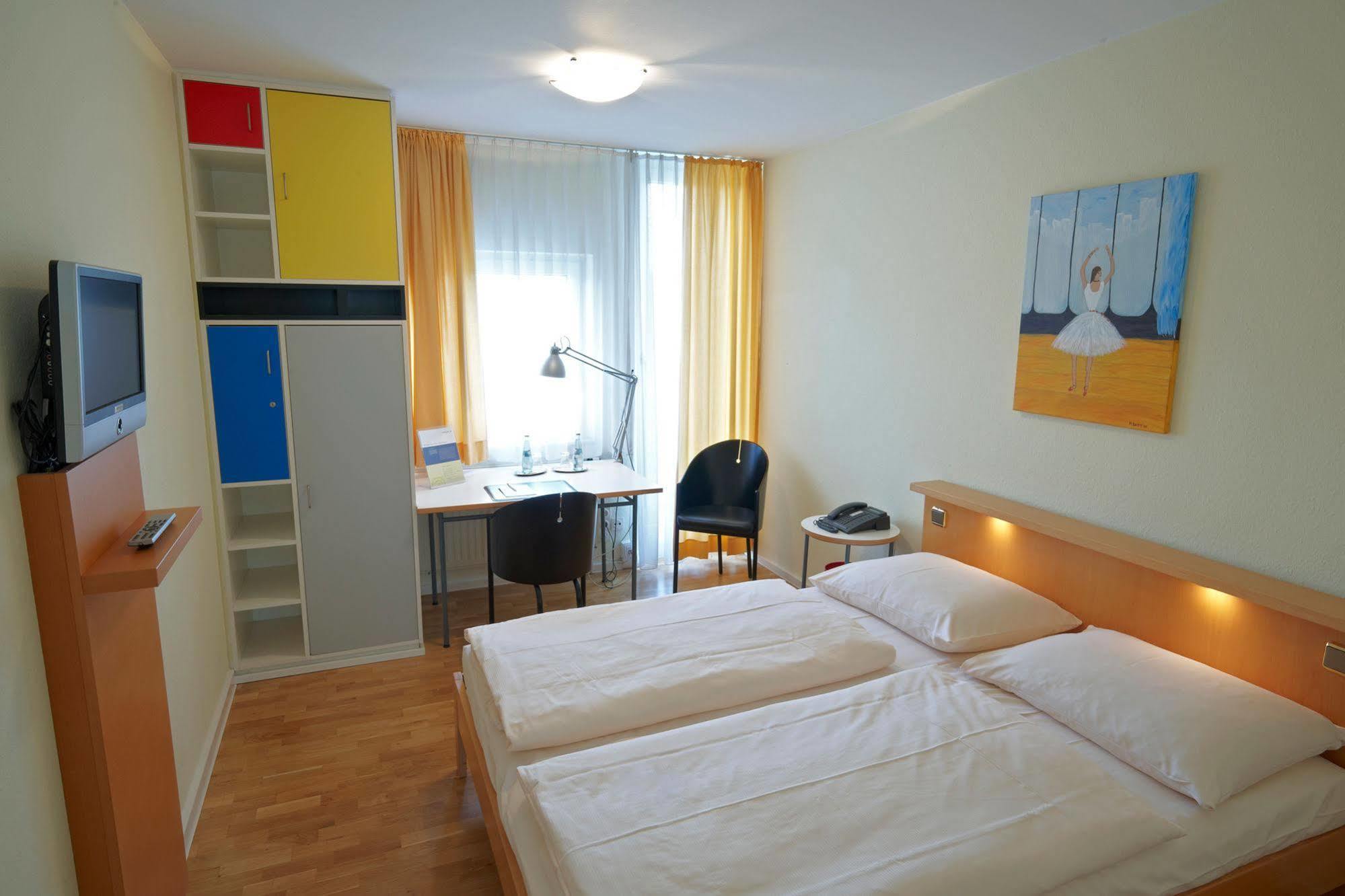 Commundo Tagungshotel ניאוס מראה חיצוני תמונה